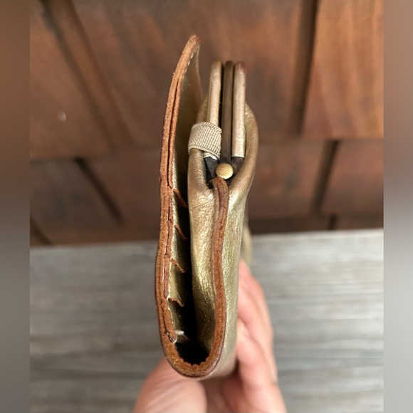 Metallic Gold IL Bisonte Clutch Kisslock Multifunctional Leather Phone wallet - Picture 6 of 12